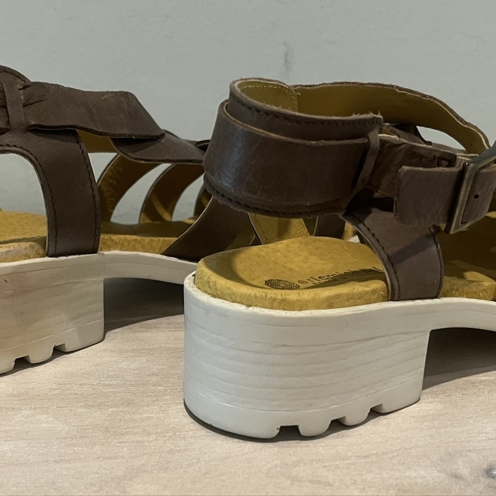Eric Michael Mykonos Sandal in Stone with Cream Lug Sole. Size 39EU. New… - Picture 3 of 9